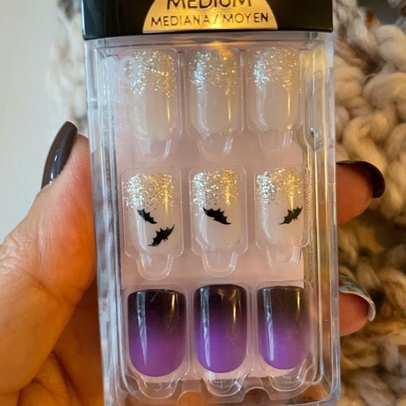 Dashing Diva Magic Press On Halloween Bat Purple Nails NEW - Picture 2 of 5